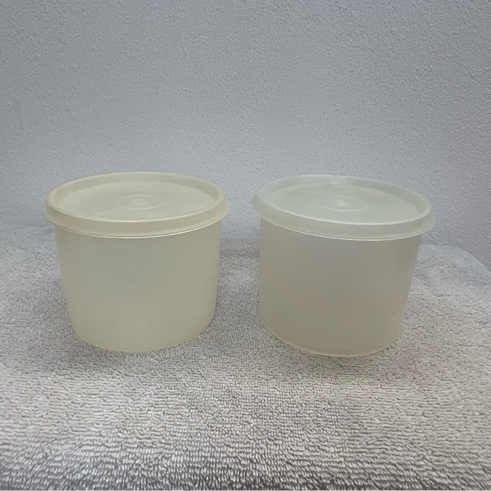 Tupperware Vintage 2 Cup Lunch Snack Cylindrical Containers Opaque Kitchen